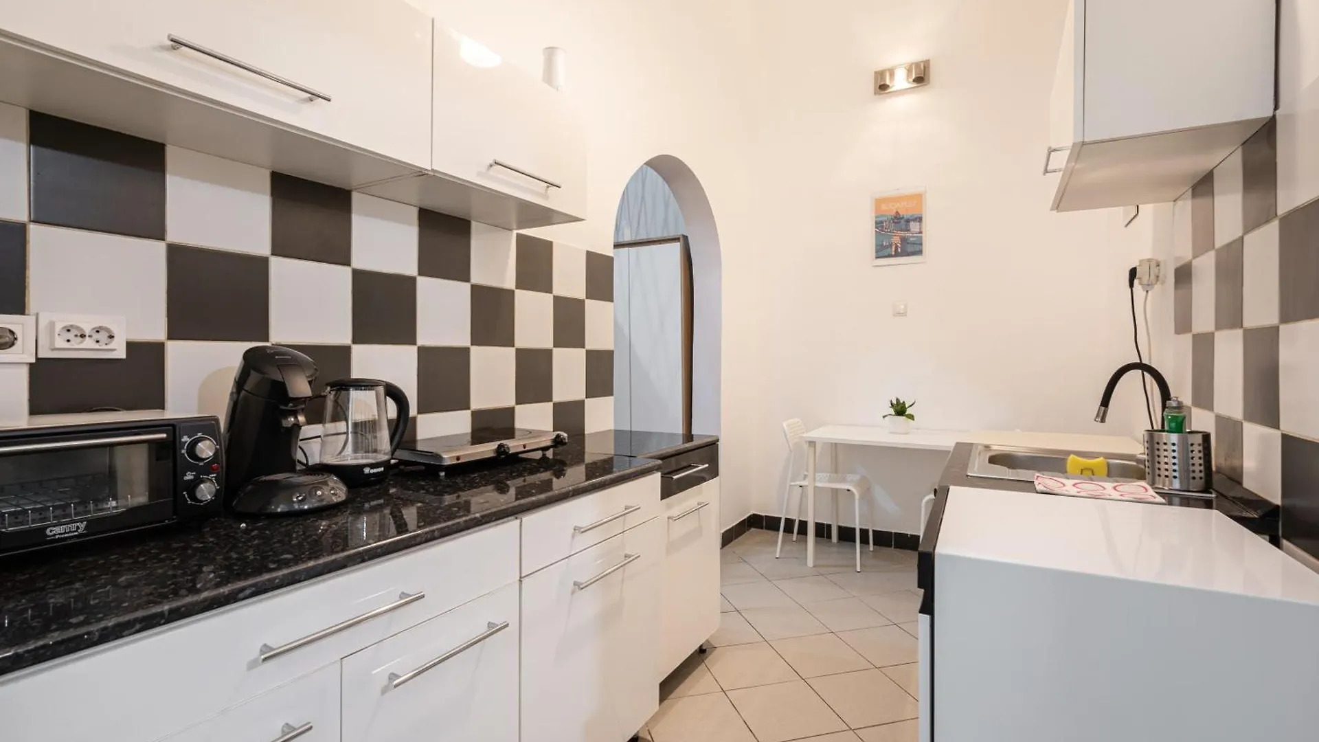 Apartment Affordable Heroes' Square Residence Budapest